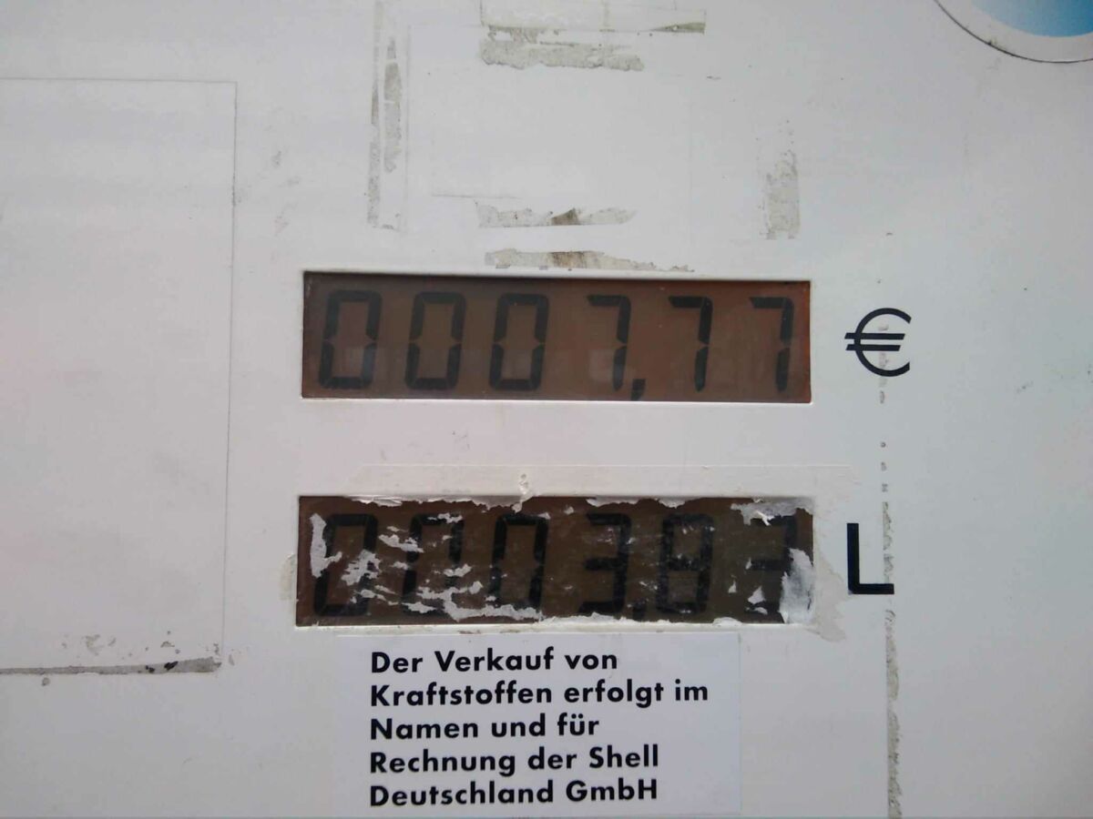 Zeichen – Tankstelle_1